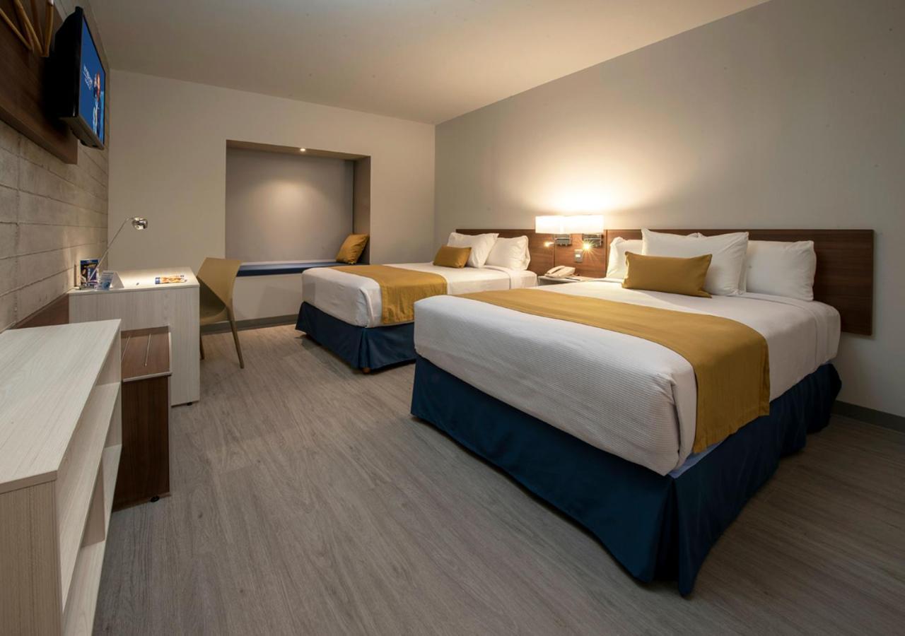 Microtel Inn & Suites By Wyndham San Luis Potosí Exteriér fotografie
